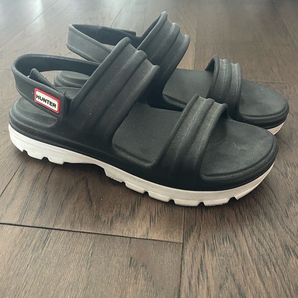Hunter Women's Black Sandals